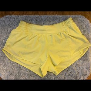 Lululemon Hottie Hot Short 2.5in yellow/green